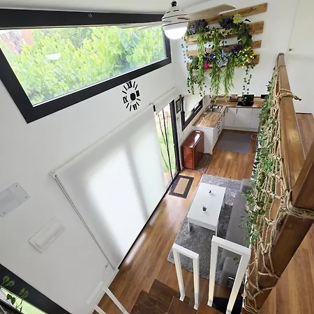 Costa Dorada Tiny House 1 *