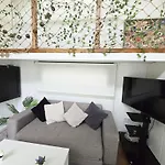 Costa Dorada Tiny House 1 *