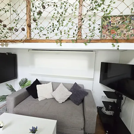 Costa Dorada Tiny House 1 *